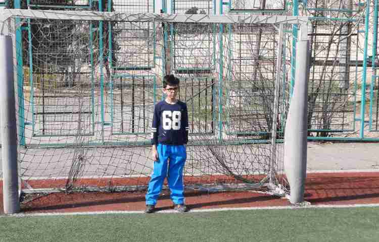 :بازی فوتبال در زمین چمن 4