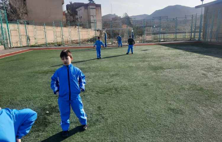 :بازی فوتبال در زمین چمن 9