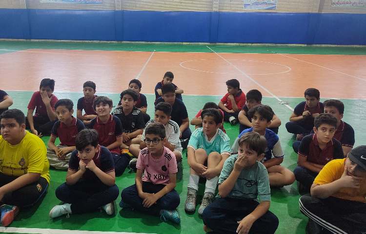 بازی فوتبال و گرم کردن 2