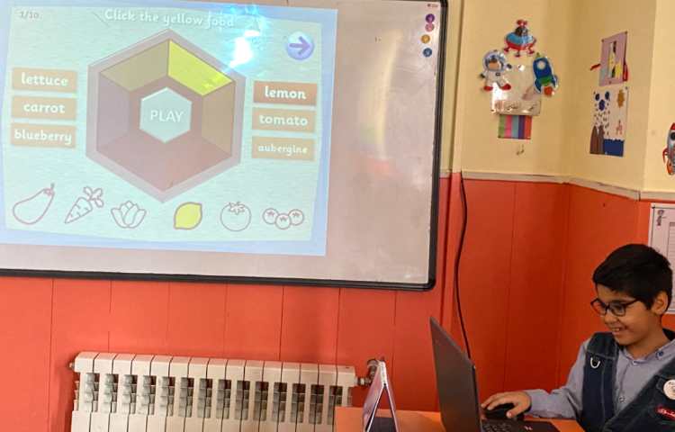 بازی مربوط به تمرین his و her 4