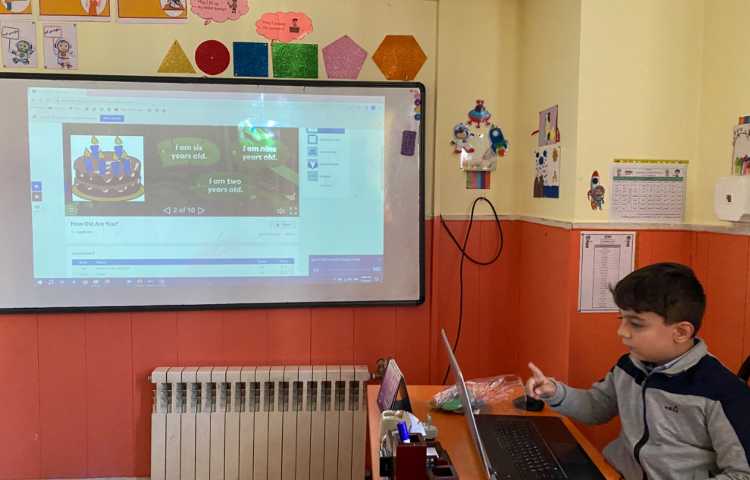 بازی مربوط به تمرین "How old are you? 22