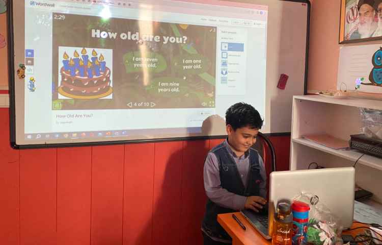 بازی مربوط به تمرین "How old are you? 3