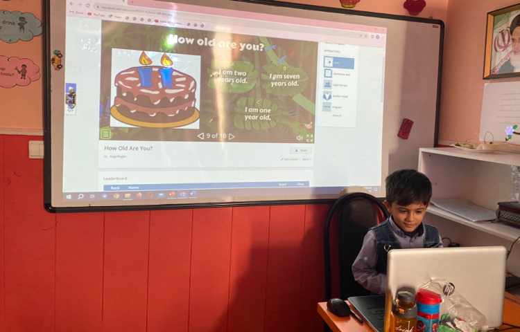 بازی مربوط به تمرین "How old are you? 5