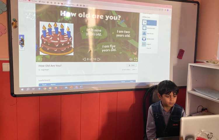 بازی مربوط به تمرین "How old are you? 6