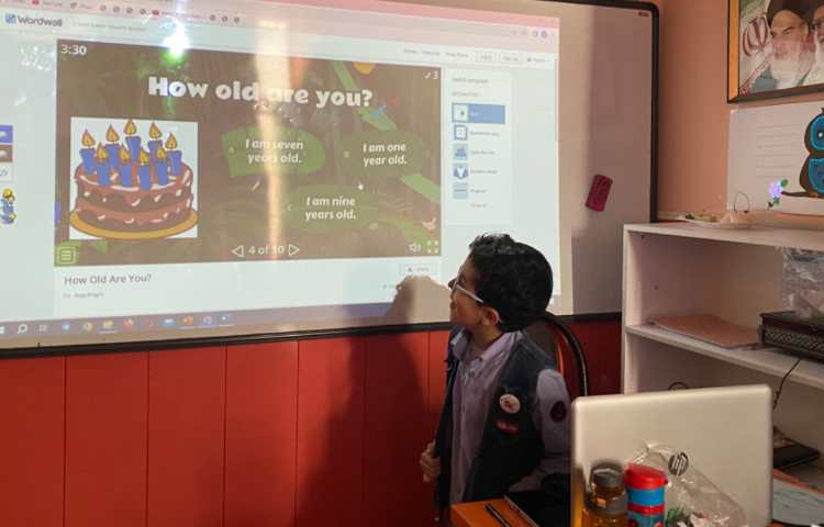 بازی مربوط به تمرین "How old are you? 9