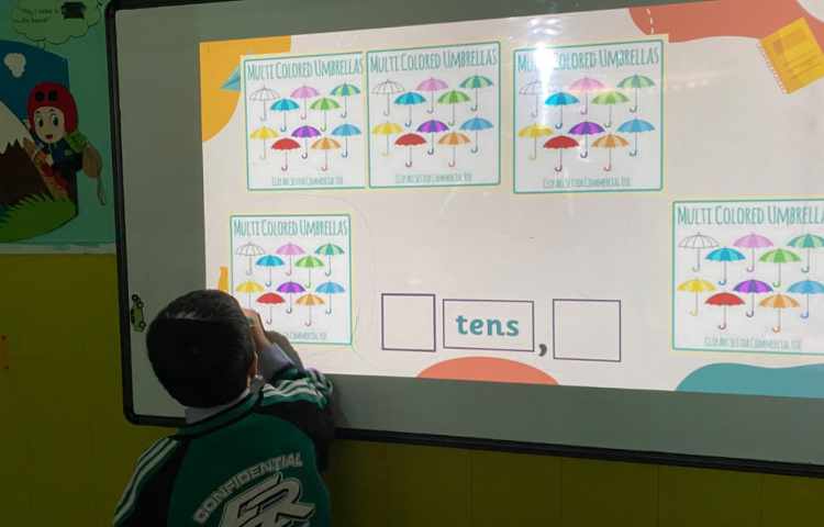 بازی مربوط به جملات "ar" و درس mathematics جداکردن بسته های 10 تایی و شمارش 10.20،30،00000 1
