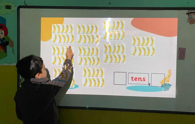 بازی مربوط به جملات "ar" و درس mathematics جداکردن بسته های 10 تایی و شمارش 10.20،30،00000