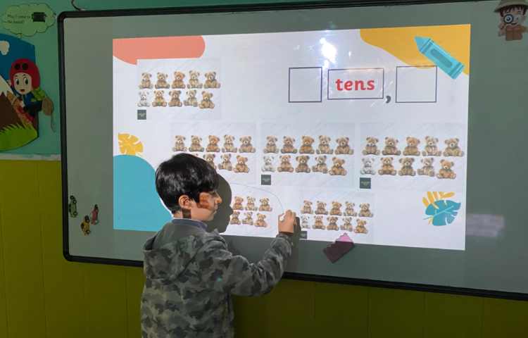 بازی مربوط به جملات "ar" و درس mathematics جداکردن بسته های 10 تایی و شمارش 10.20،30،00000 3