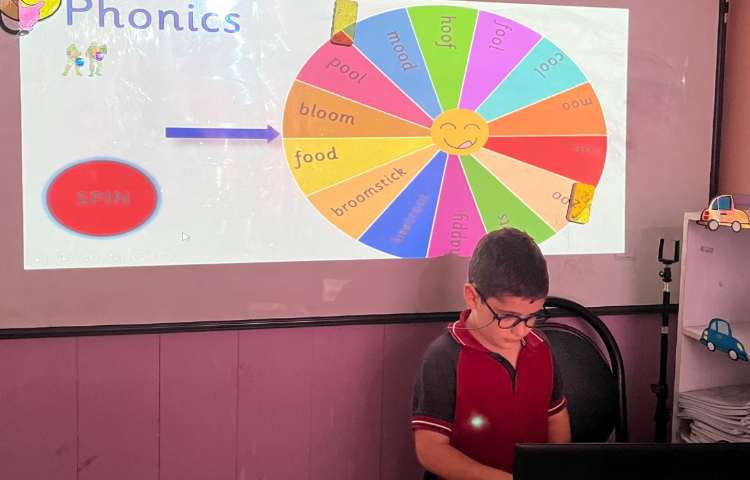 بازی مربوط به جملات و کلمات long oo 4