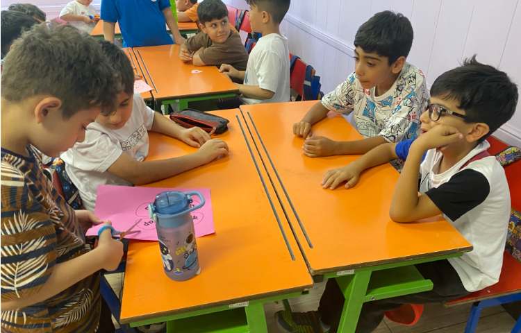 بازی مربوط به حروف m,d,g و حروف l,o,u و درست کردن کاردستی 2