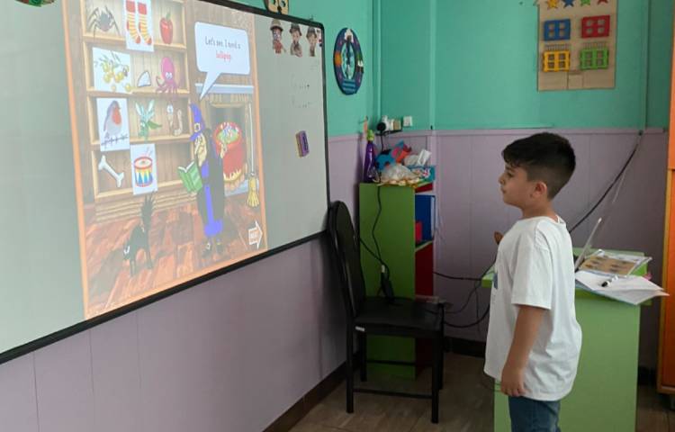 بازی مربوط به حروف m,d,g و حروف l,o,u و درست کردن کاردستی 5