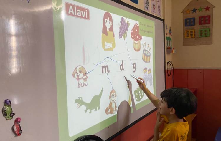 بازی مربوط به حروف m,d,g 4