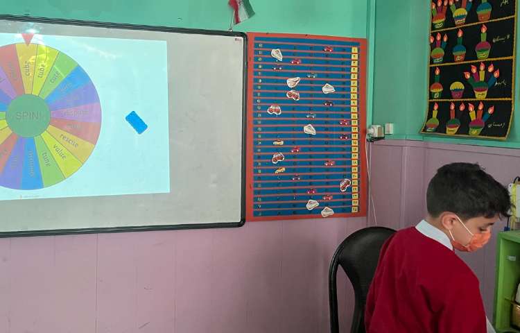 بازی مربوط به خواندن کلمات ew 7