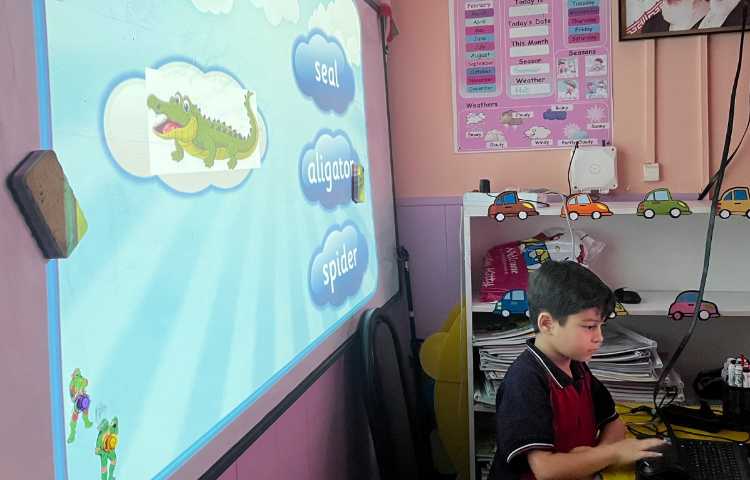 بازی مربوط به دوره حروف فونیکس 1