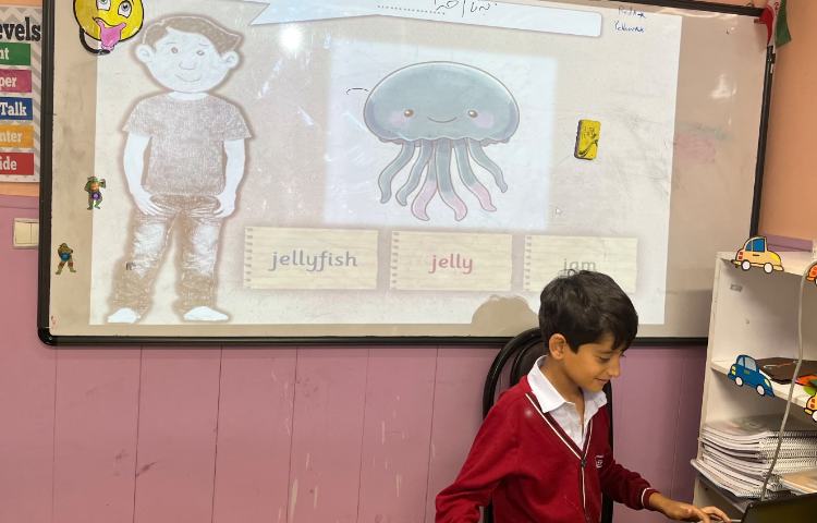 بازی مربوط به دوره حروف فونیکس 2 2