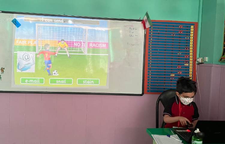 بازی مربوط به دوره حروف فونیکس 2 3