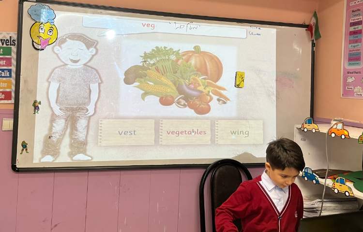 بازی مربوط به دوره حروف فونیکس 2 4