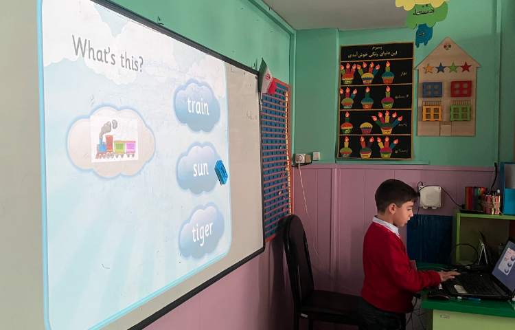 بازی مربوط به دوره حروف فونیکس 8