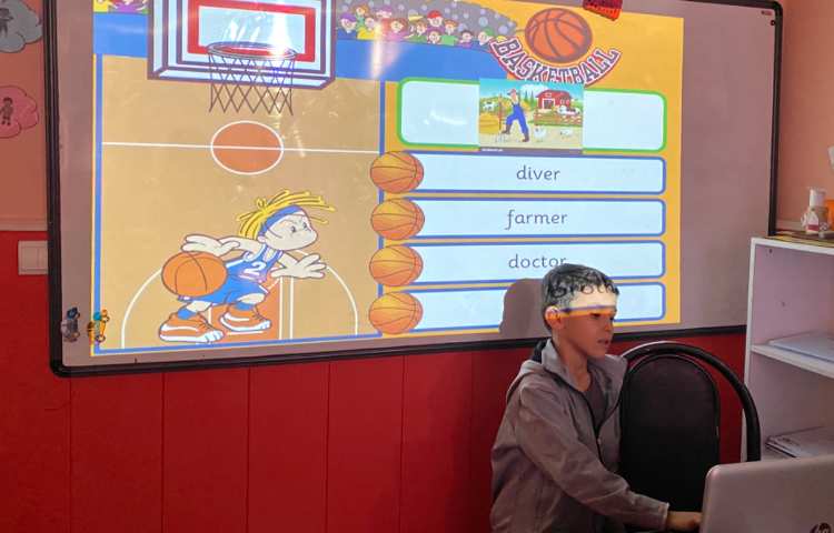 بازی مربوط به دوره کلمات و جملات "ew" و "er" 4