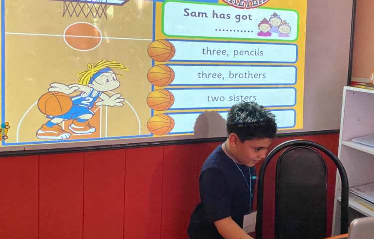 بازی مربوط به دوره کلمات و جملات "ew" و "er" 6