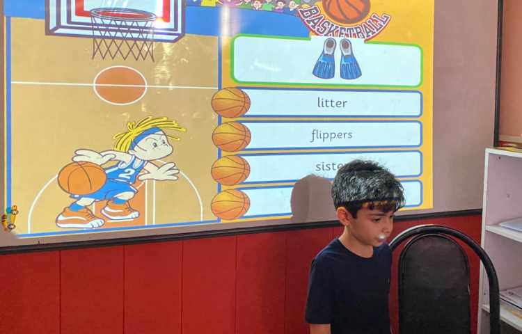 بازی مربوط به دوره کلمات و جملات "ew" و "er" 7