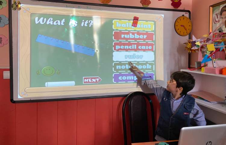 بازی مربوط به classroom objectو مسابقه spelling bee 12