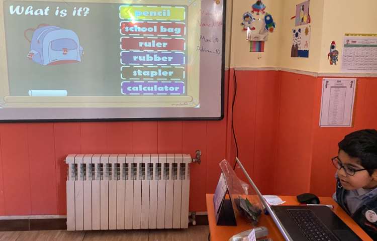 بازی مربوط به classroom objectو مسابقه spelling bee 6