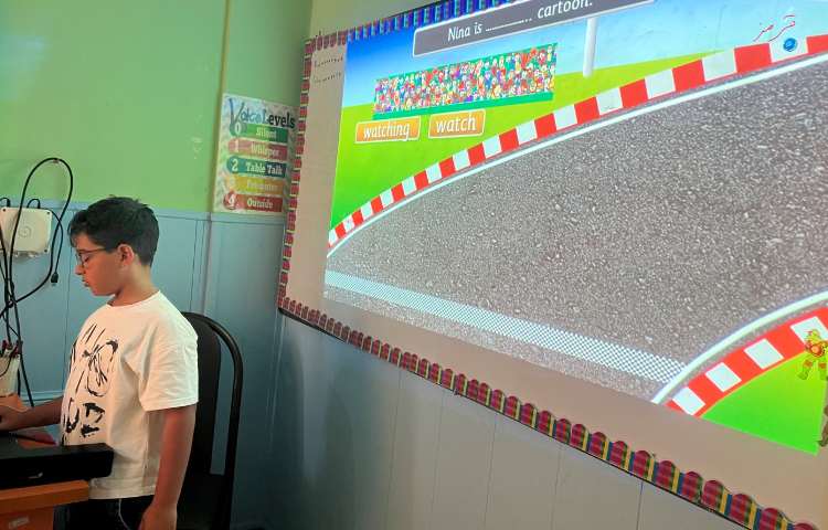 بازی مربوط به گرامر صفحه 83