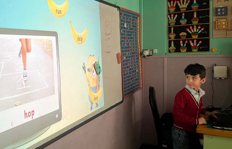 بازی مربوط به action verbs 1