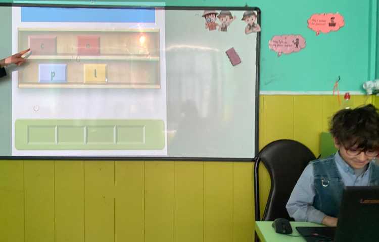 بازی مربوط به phonics(c,g,o) 10