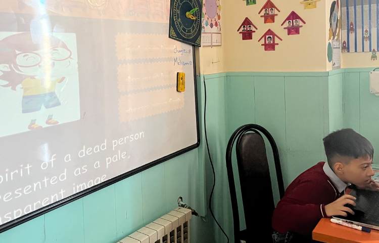 بازی مربوط به action verbs 10