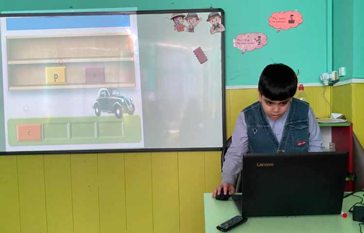 بازی مربوط به phonics(c,g,o) 11