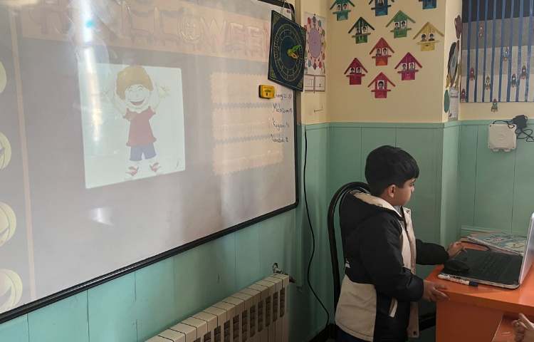 بازی مربوط به action verbs 13