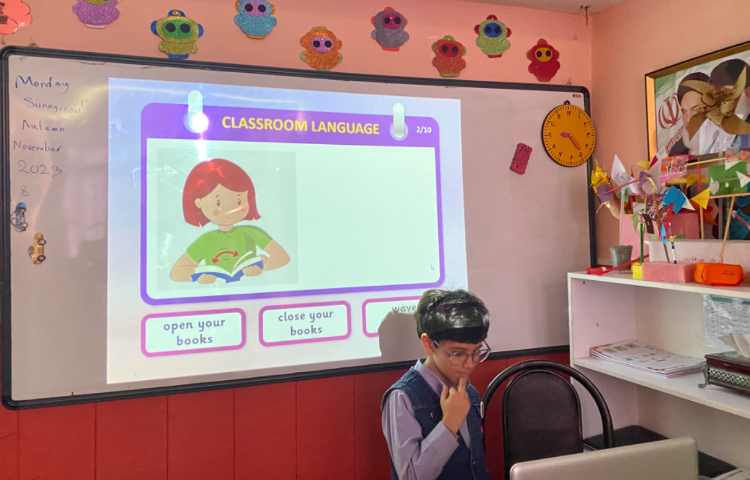 بازی مربوط به Classroom objects 4