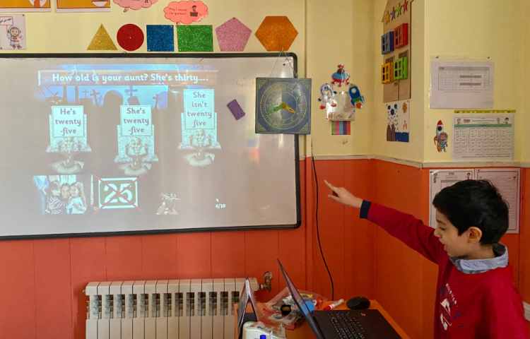 بازی مربوط به how old is....? 4