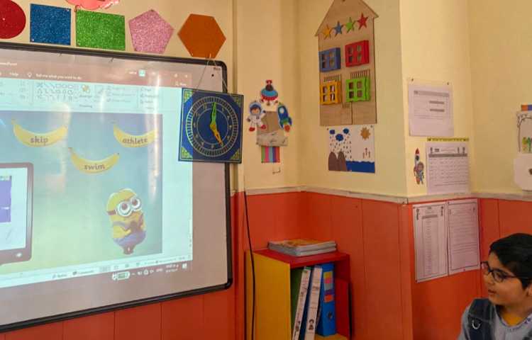 بازی مربوط به Action verbs 4