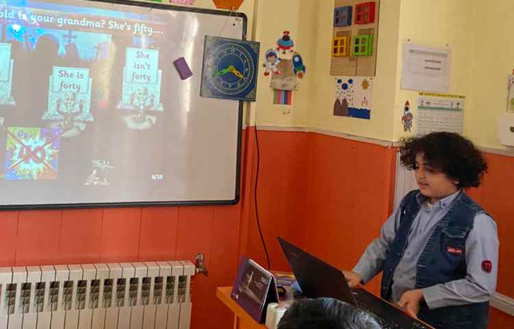 بازی مربوط به how old is....? 5