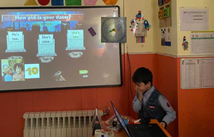 بازی مربوط به how old is....? 6