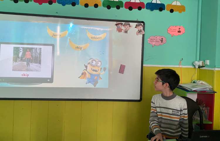 بازی مربوط به Action verbs 6