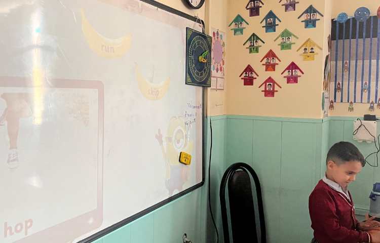 بازی مربوط به action verbs 7