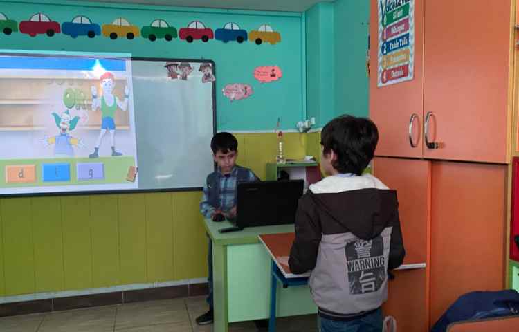 بازی مربوط به phonics(c,g,o) 8