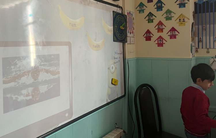 بازی مربوط به action verbs 8