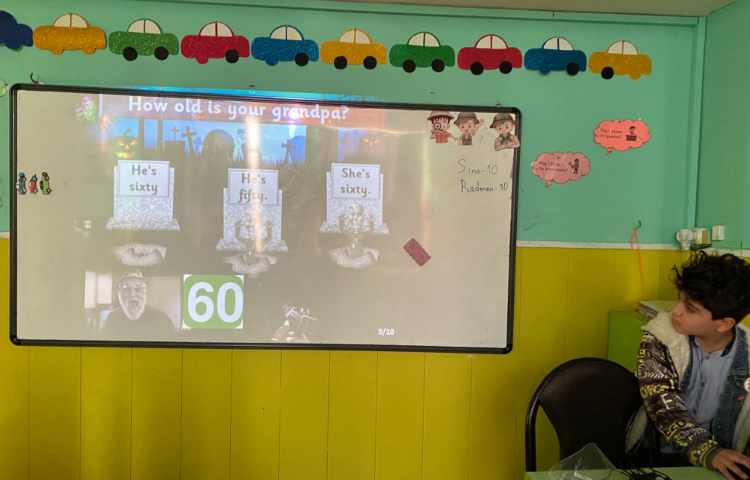 بازی مربوط به how old is....? 9