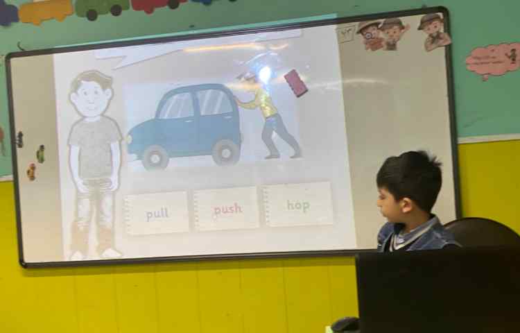 بازی مربوط به action verbs 9