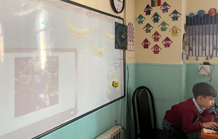 بازی مربوط به action verbs 9