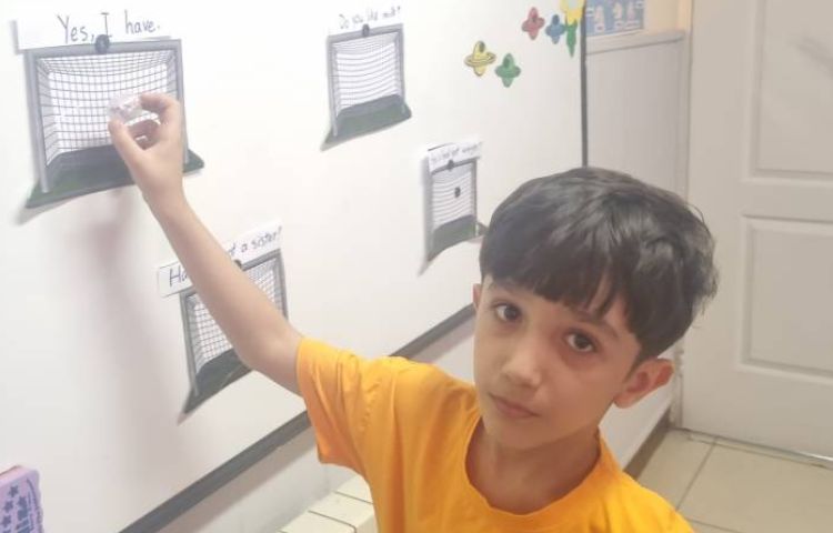 بازی معرفی دانش آموزان حل معما و دوره درس های سال گذشته 4