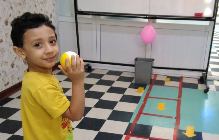 : بازی مهیج توپ و بادکنک آبی (تمرکزو هماهنگی چشم و دست) 3