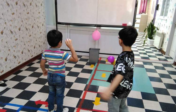 : بازی مهیج توپ و بادکنک آبی (تمرکزو هماهنگی چشم و دست) 5