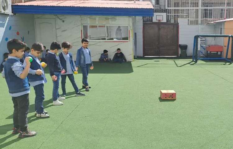 بازی مهیج جعبه سرگردان در بازی دبستانی 1