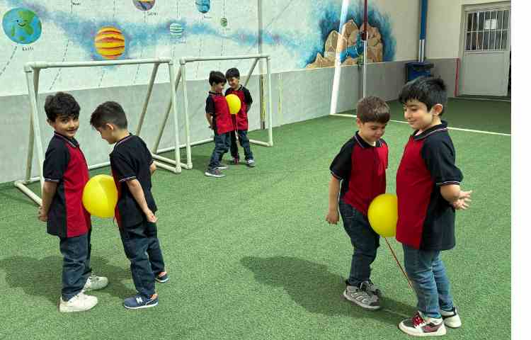 بازی های جسمی، حرکتی و تقویت حفظ تعادل و دقت و تمرکزی 4